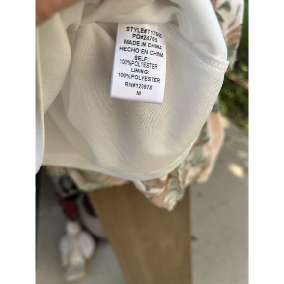 NWT Entro Flowy Floral Blouse in Peach Size Medium Measurements in Description - Picture 6 of 8